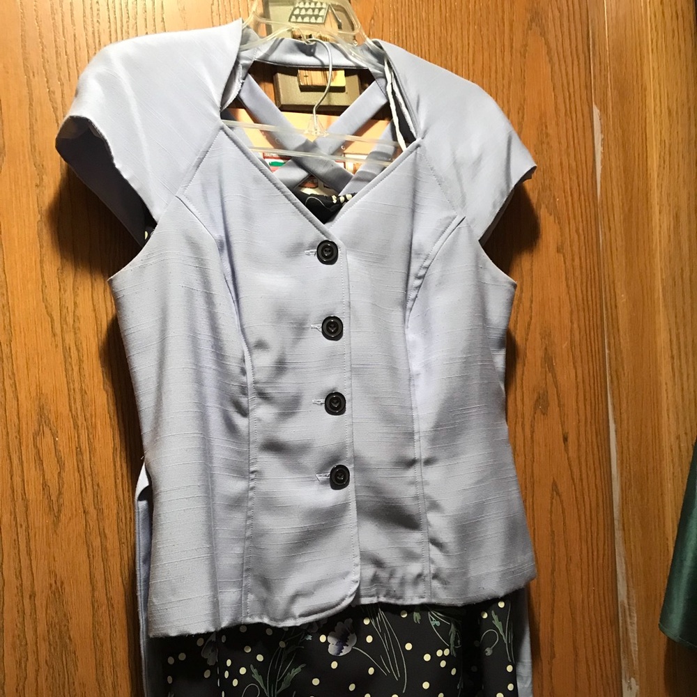 Beautiful suit/shirt and skirt